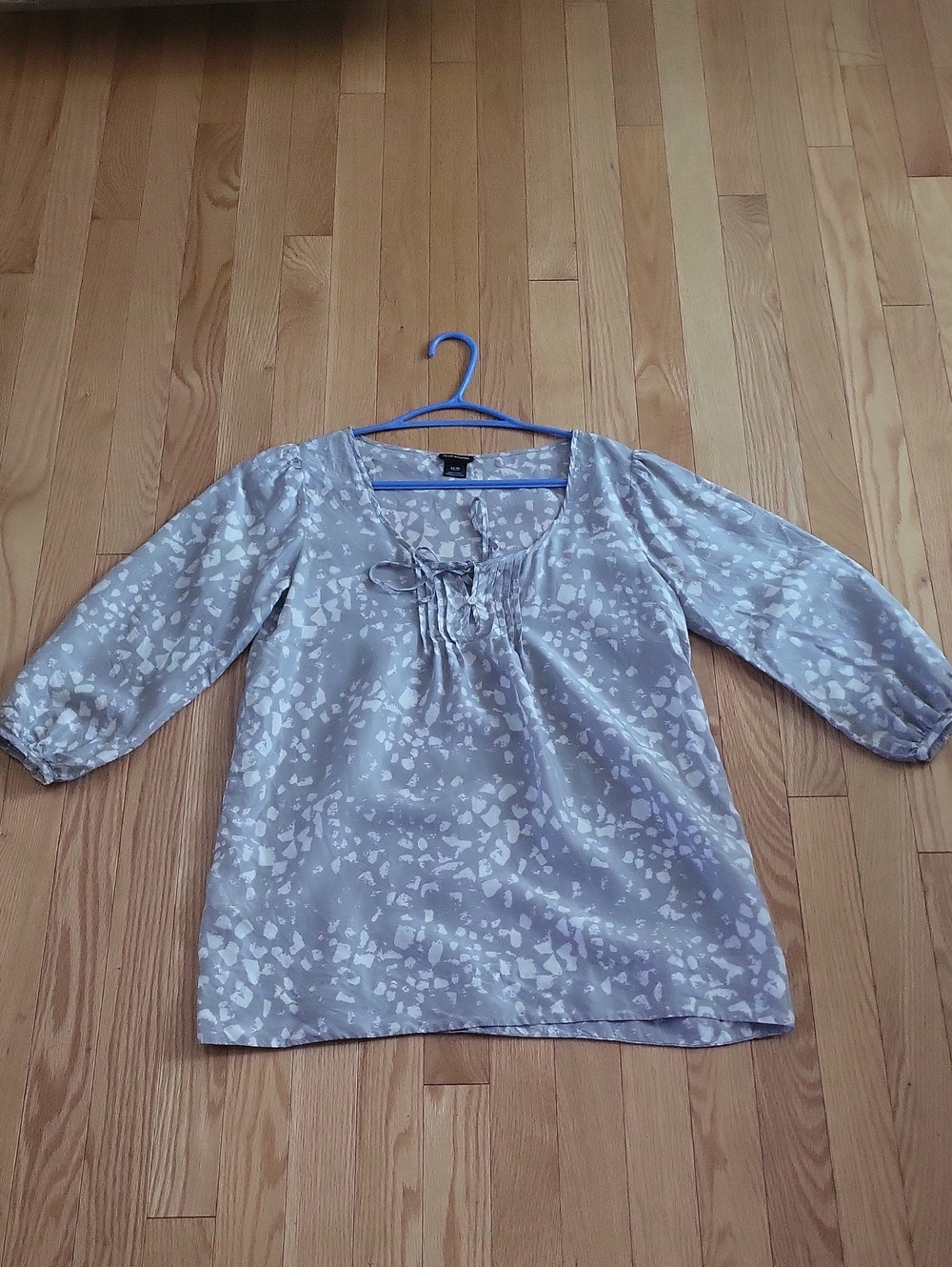 EUC 100% Silk Blouse Club Monaco XS